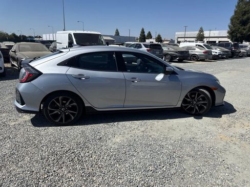 Used 2018 Honda Civic Sport image 4