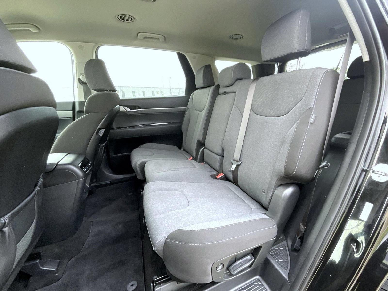 Used 2025 Hyundai Palisade SE AWD/4WD image 19