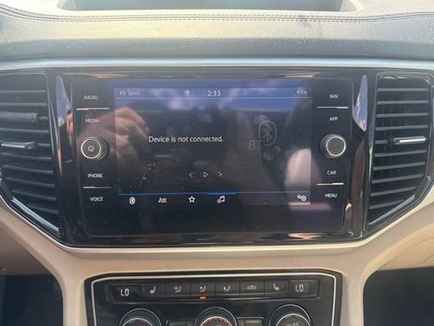 Used 2022 Volkswagen Atlas SEL AWD/4WD image 2