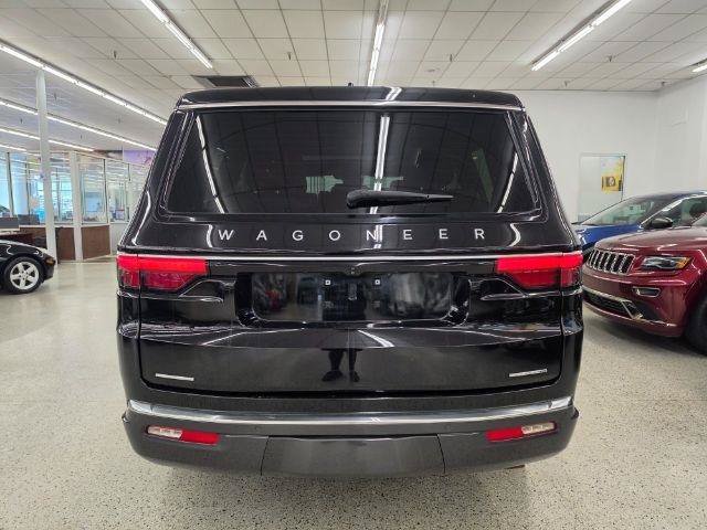 Used 2022 Jeep Wagoneer Series III w/ Premium Group I AWD/4WD image 6