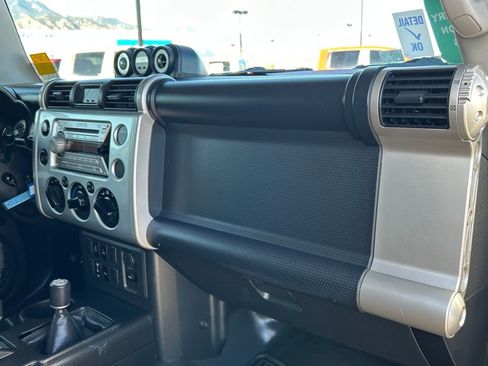 Used 2007 Toyota FJ Cruiser 4WD image 8