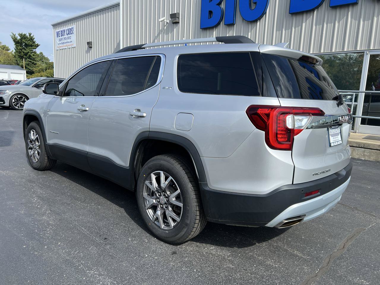 Used 2020 GMC Acadia SLT AWD/4WD image 3