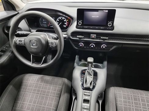 Certified 2025 Honda HR-V LX image 31