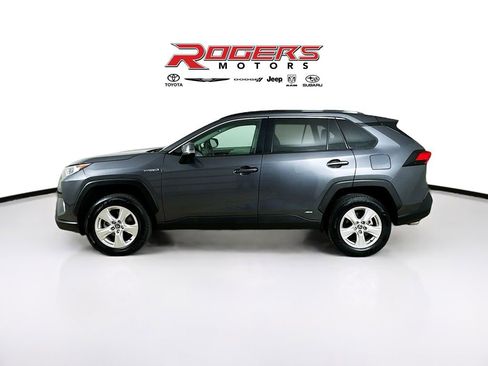 Certified 2021 Toyota RAV4 XLE w/ Convenience Package image 4