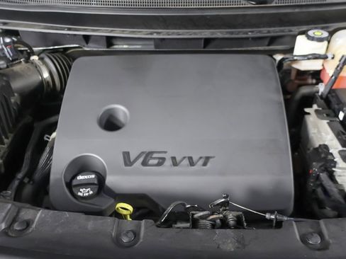 Used 2023 Chevrolet Traverse LT w/ LT Premium Package AWD/4WD image 24