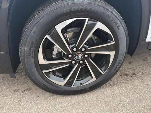 Used 2025 Buick Enclave Sport Touring image 9