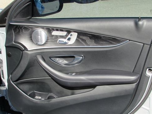 Used 2019 Mercedes-Benz E 300 image 32
