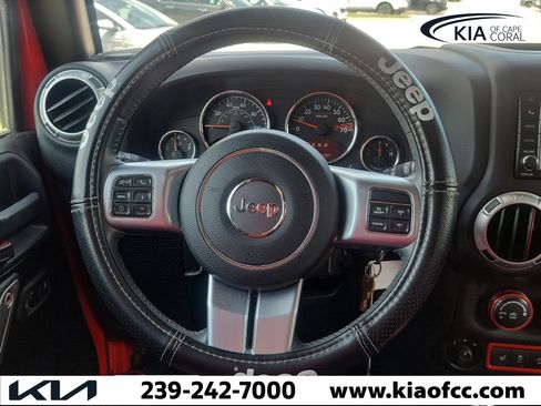Used 2016 Jeep Wrangler Unlimited Rubicon AWD/4WD image 18
