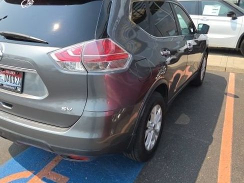 Used 2015 Nissan Rogue SV w/ SV Premium Package FWD image 8