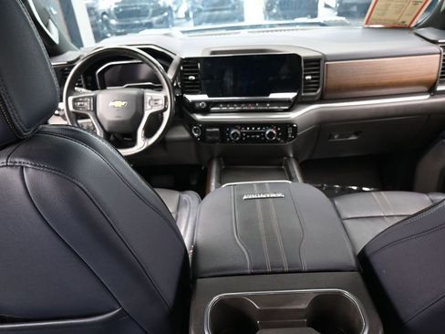Used 2025 Chevrolet Silverado 3500 High Country w/ Technology Package AWD/4WD image 46