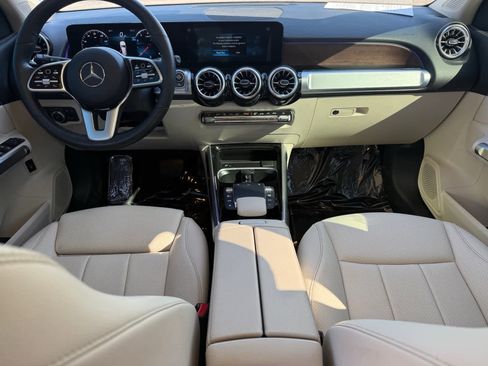 Certified 2022 Mercedes-Benz GLB 250 4MATIC image 13