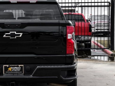 Used 2024 Chevrolet Silverado 1500 Custom w/ Turbomax Blackout Package image 47