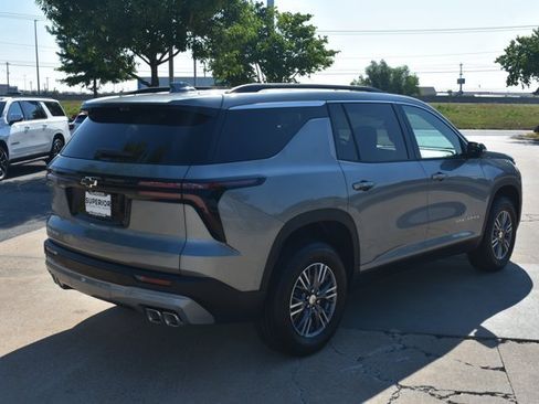 New 2026 Chevrolet Traverse LT w/ Driver Confidence Package FWD image 5