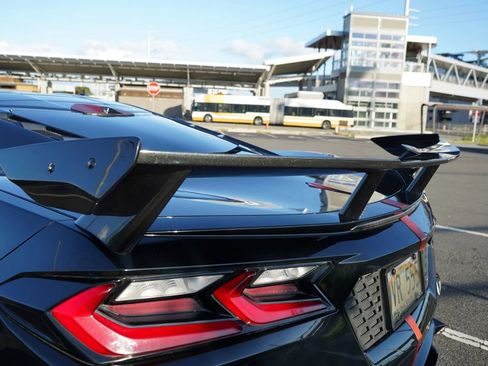 Used 2020 Chevrolet Corvette Stingray Premium Cpe w/ 3LT Preferred Equipment Group RWD image 25