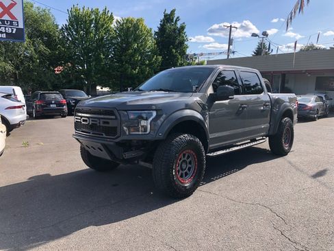 Used 2018 Ford F150 Raptor w/ Equipment Group 802A Luxury image 5