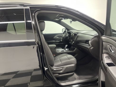 Used 2023 Chevrolet Traverse LT image 26