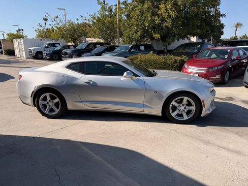 Used 2017 Chevrolet Camaro LT RWD image 6