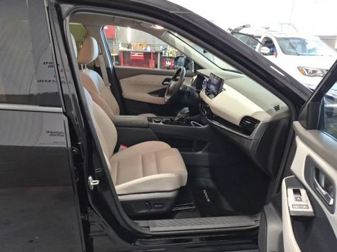 Certified 2025 Nissan Rogue SL AWD/4WD image 25