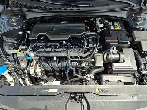 Certified 2025 Hyundai Elantra SE w/ Cargo Package FWD image 27