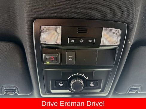 Certified 2021 Toyota Tacoma TRD Off-Road AWD/4WD image 18