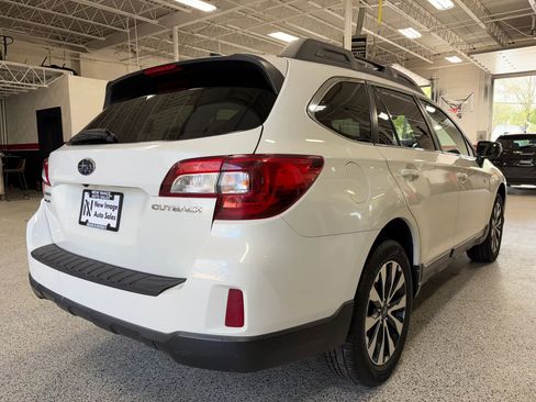 Used 2016 Subaru Outback 2.5i Limited image 2
