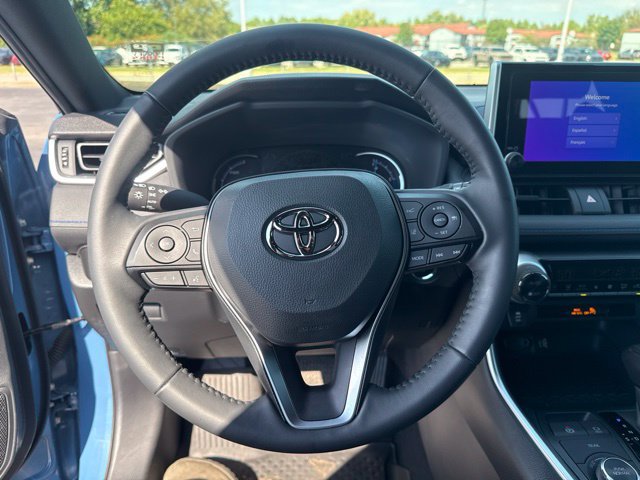Used 2025 Toyota RAV4 SE AWD/4WD image 29