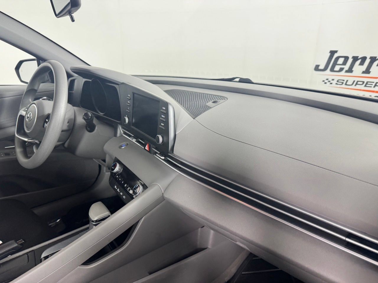 Used 2023 Hyundai Elantra SEL w/ Winter Weather Package FWD image 29