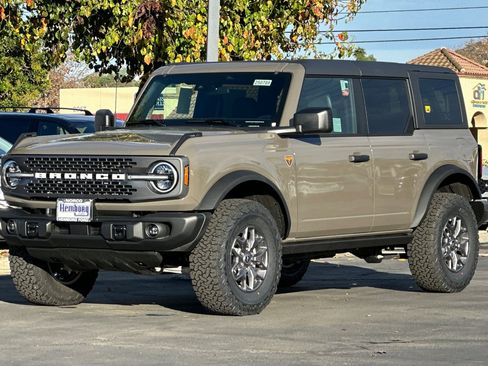 New 2025 Ford Bronco Badlands image 8