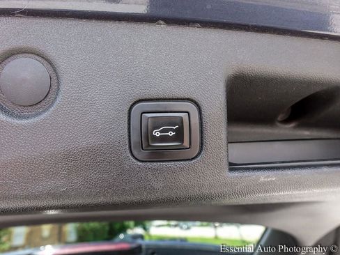 Used 2019 Chevrolet Equinox LT FWD image 22