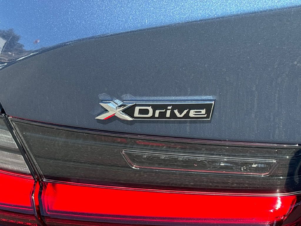 Used 2026 BMW 330i xDrive Sedan w/ Convenience Package AWD/4WD image 11