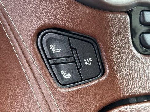 Used 2016 Chevrolet Suburban LTZ AWD/4WD image 33