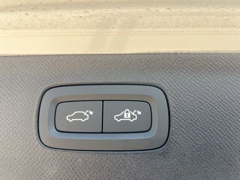 New 2026 Volvo XC90 B6 Ultra w/ Protection Package image 28