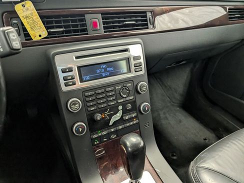 Used 2008 Volvo XC70 3.2 image 19