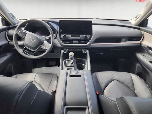 Certified 2024 Toyota Grand Highlander AWD image 10