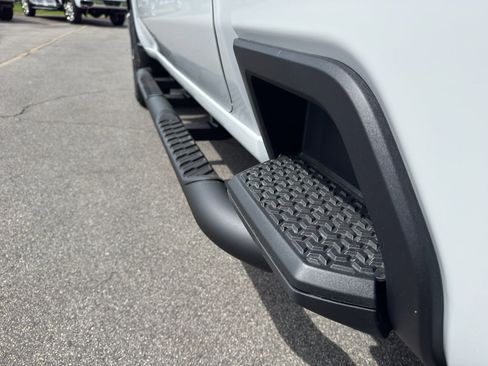 New 2026 Chevrolet Silverado 2500 LT AWD/4WD image 9