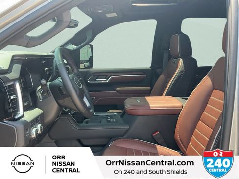 Used 2025 GMC Sierra 2500 Denali Ultimate AWD/4WD image 17