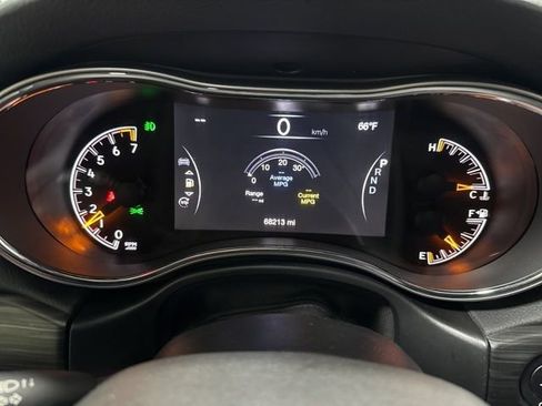 Used 2019 Jeep Grand Cherokee Limited AWD/4WD image 19