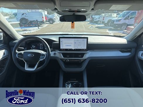 Used 2025 Ford Explorer Active AWD/4WD image 10