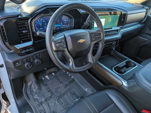Used 2024 Chevrolet Silverado 2500 High Country w/ High Country Premium Package AWD/4WD image 2