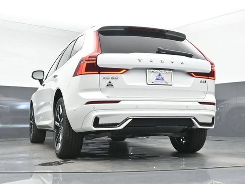 New 2027 Volvo XC60 B5 Plus AWD/4WD image 42