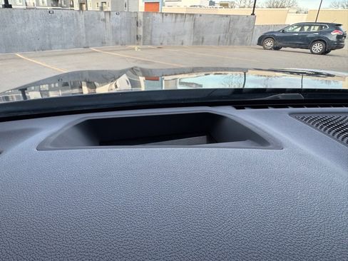 Used 2017 BMW 750i xDrive image 16