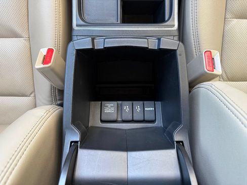 Used 2016 Honda CR-V Touring image 27