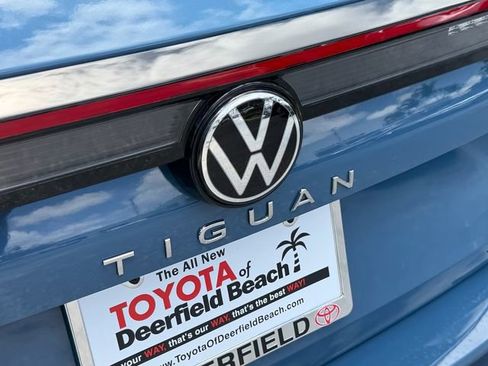 Used 2025 Volkswagen Tiguan SEL R-Line AWD/4WD image 16