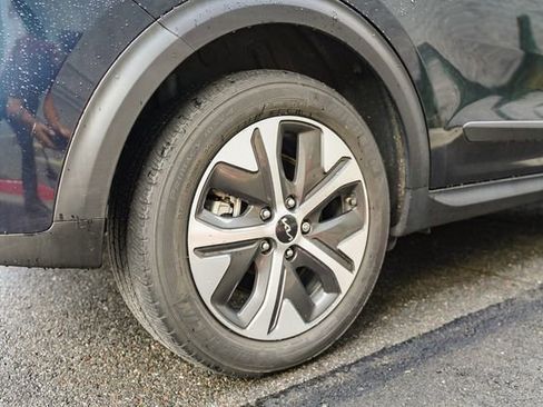 Used 2022 Kia Niro EX Premium image 12