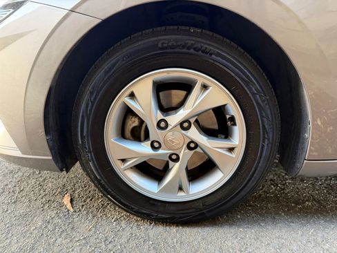 Used 2021 Hyundai Elantra SE FWD image 36