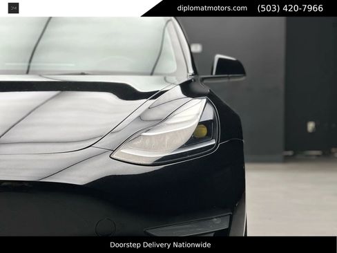 Used 2023 Tesla Model 3 Performance image 13