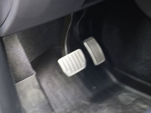 Used 2023 Tesla Model Y Performance image 15