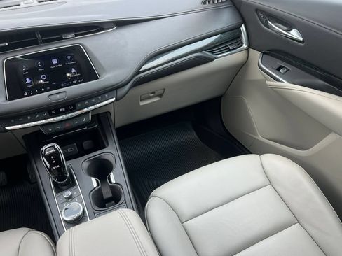 Certified 2023 Cadillac XT4 Premium Luxury w/ Cold Weather Package AWD/4WD image 32