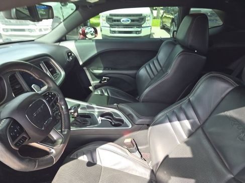 Used 2017 Dodge Challenger SRT Hellcat RWD image 10