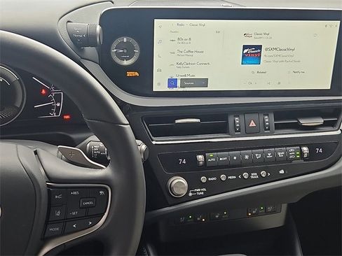 Certified 2025 Lexus ES 300h w/ Premium Package image 15